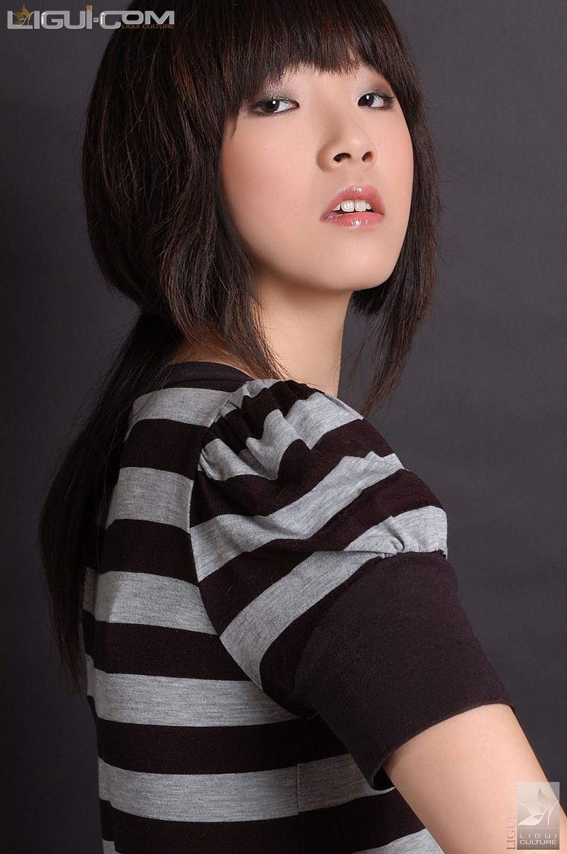 [Ligui丽柜美腿]2008.06.01 董小圆 黑色演绎高雅 & 李丹 飘逸的感觉-芒果图库