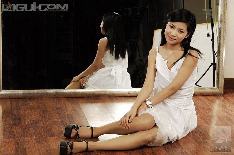 图片[5]-[Ligui丽柜美腿]2008.11.13 清纯艺校美女的丝袜嫩足 Model 卡鲁鲁-芒果图库