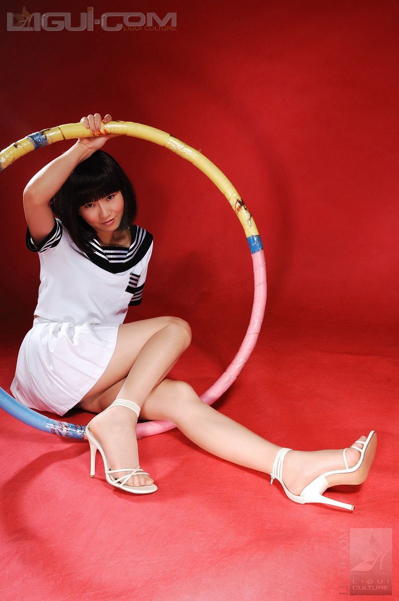 [Ligui丽柜美腿]2008.11.16 可爱学生妹锻炼时不忘秀丝袜 Model 由美-芒果图库