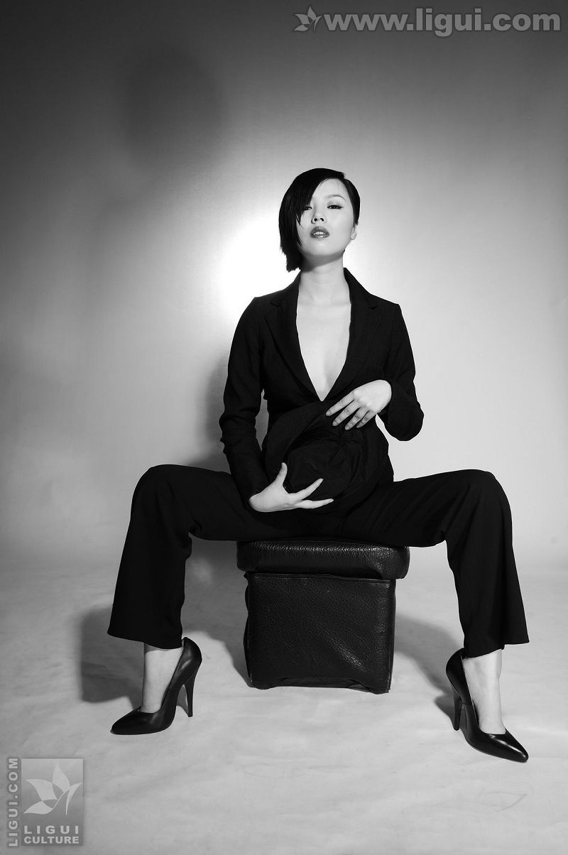 图片[2]-[Ligui丽柜美腿]2009.01.28 双面伊人从美足到丝袜的蜕变 MODEL 慕子-芒果图库