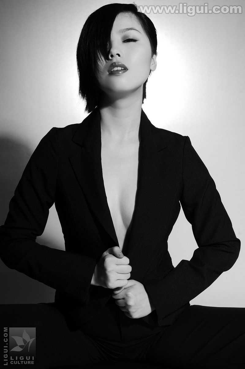 [Ligui丽柜美腿]2009.01.28 双面伊人从美足到丝袜的蜕变 MODEL 慕子-芒果图库