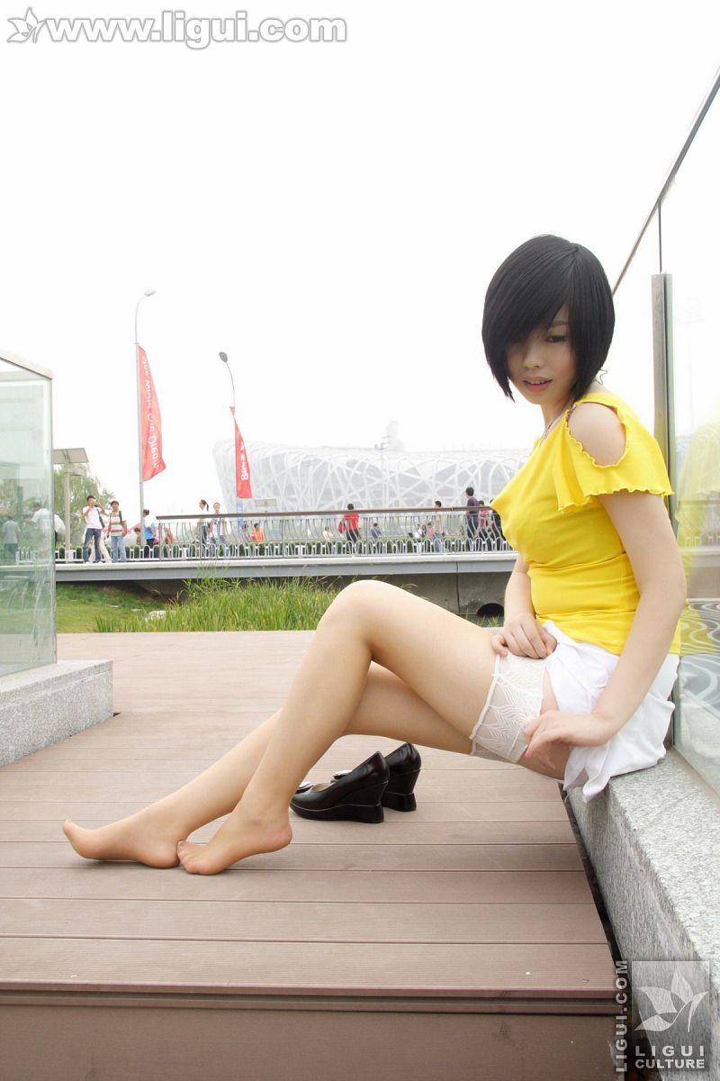 图片[8]-[Ligui丽柜美腿]2009.03.04 可爱美女草地上展现多姿美腿 Model 幕子-芒果图库