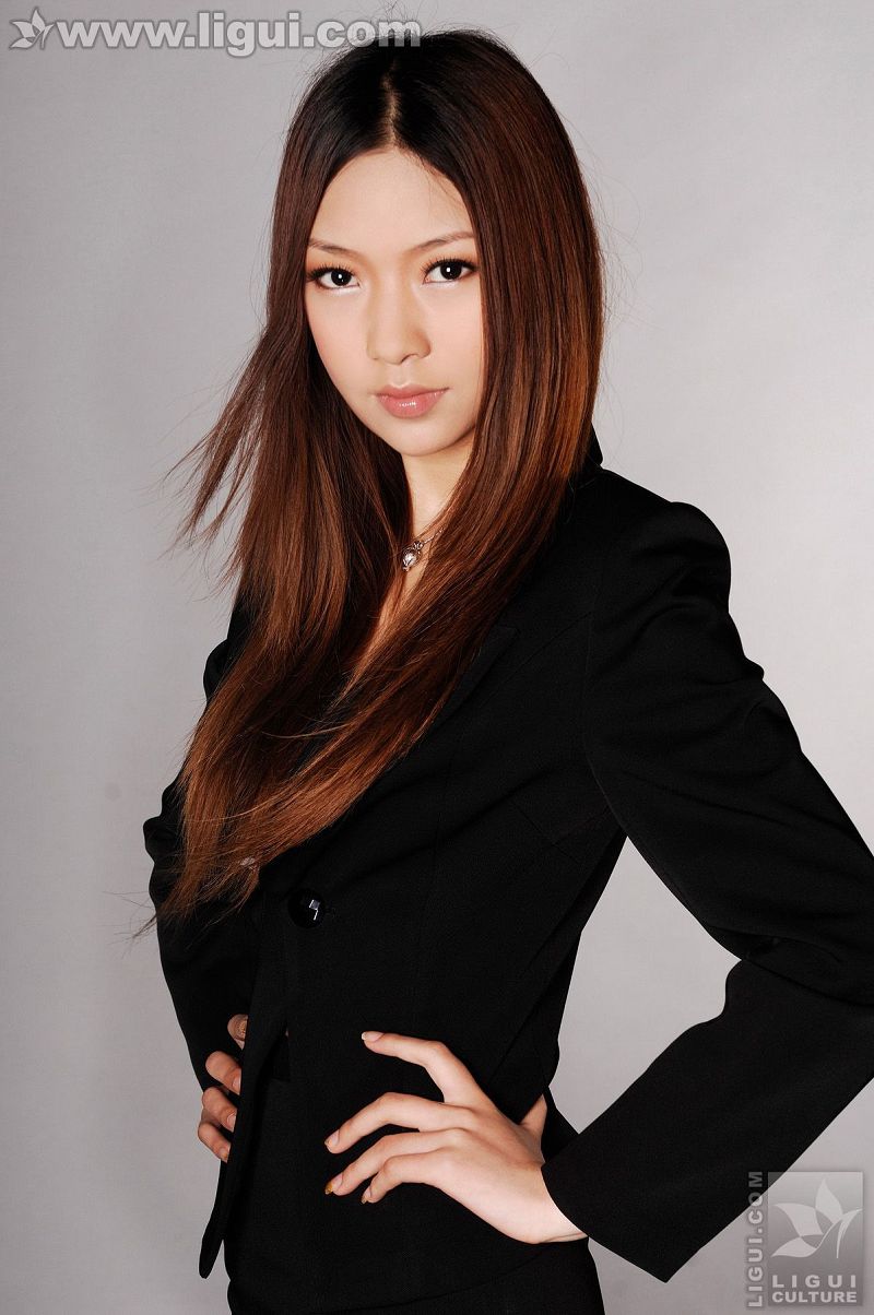 [Ligui丽柜美腿]2010.05.14 职业美女诱惑下高贵姿态 model 文欣-芒果图库