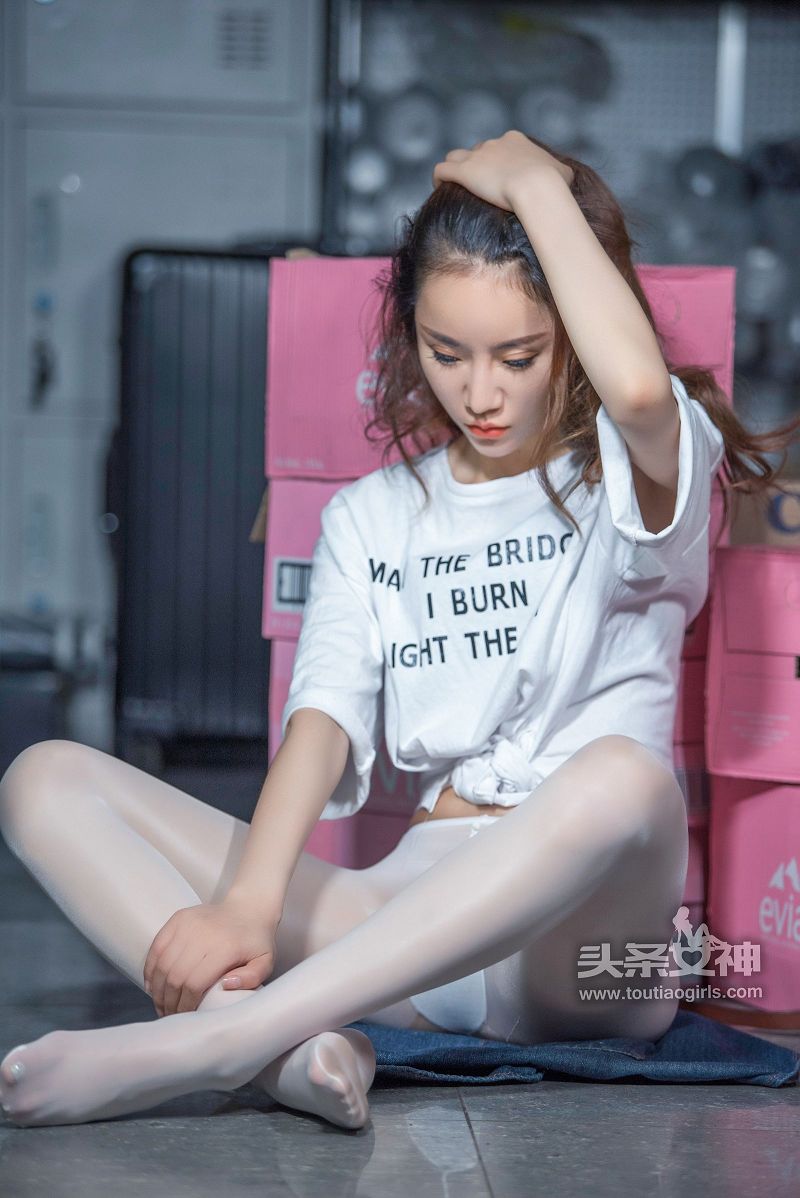 [Toutiaogirls] 2017.06.05 真空白丝袜 樊安妮-芒果图库