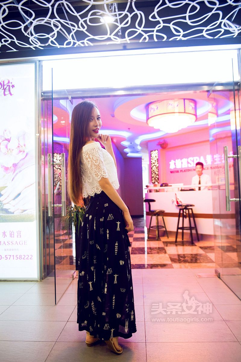[Toutiaogirls] 2017.08.30 女神探店水铂宫篇 艾小青-芒果图库