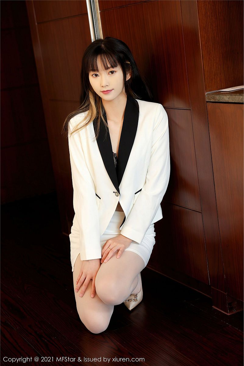 图片[4]-[模范学院美女] 2021.10.15 NO.535 艾尔莎elsa-芒果图库