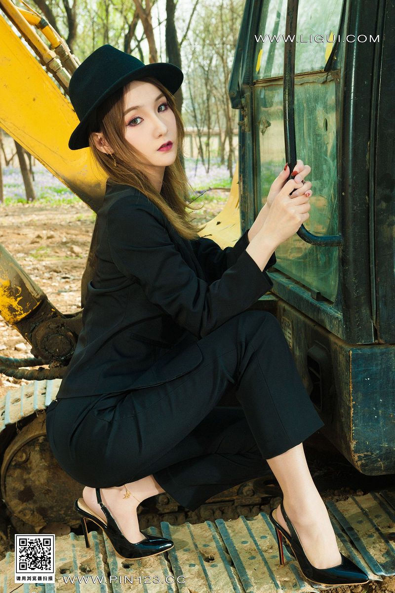 [Ligui丽柜美腿]2023.04.10 《野外柑丝》 心心-芒果图库