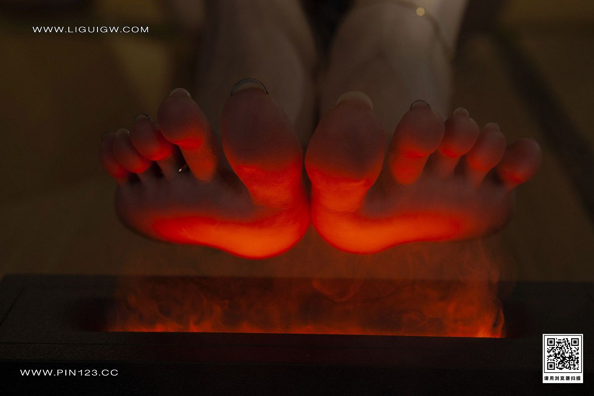 图片[4]-[Ligui丽柜美腿]2023.11.27 唇享欲足-私人定制 甜甜-芒果图库