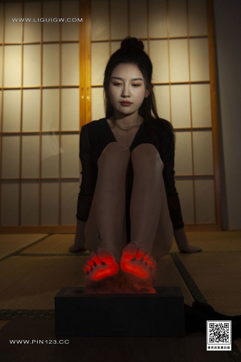 [Ligui丽柜美腿]2023.11.27 唇享欲足-私人定制 甜甜-芒果图库