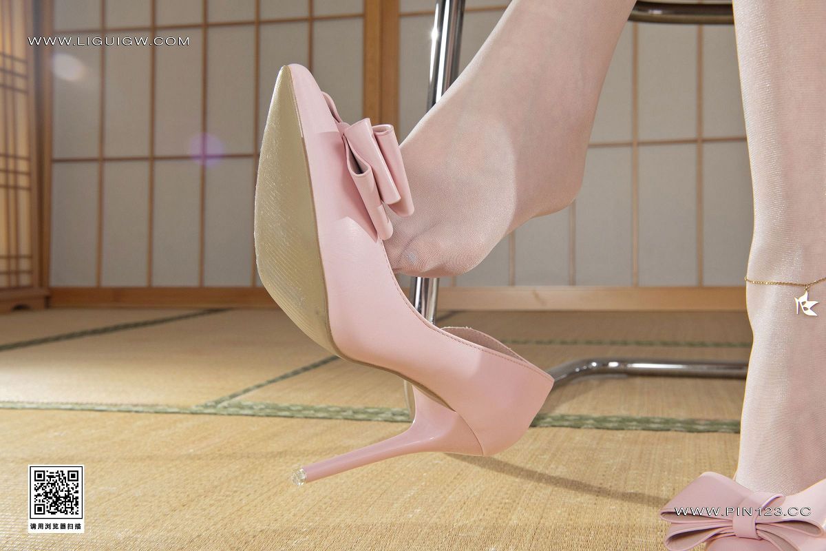 图片[2]-[Ligui丽柜美腿]2024.10.07 护士 甜甜-芒果图库
