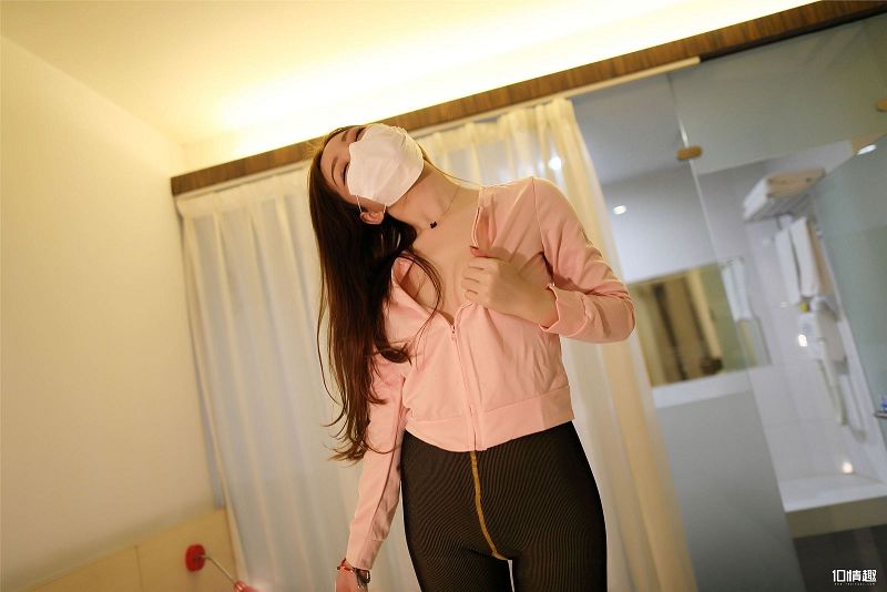 [ROSI美女图]口罩系列 2018.08.20 NO.799-芒果图库