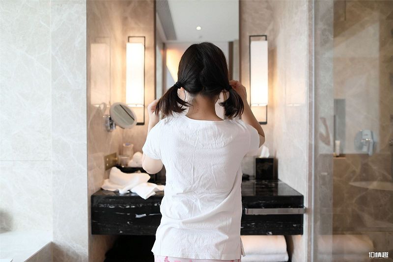 [ROSI美女图]口罩系列 2018.08.23 NO.802-芒果图库