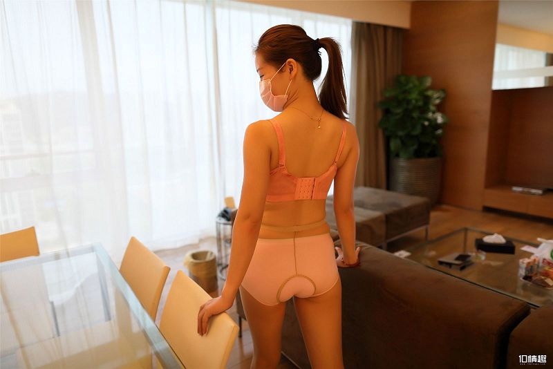 [ROSI美女图]口罩系列 2018.09.24 NO.834-芒果图库