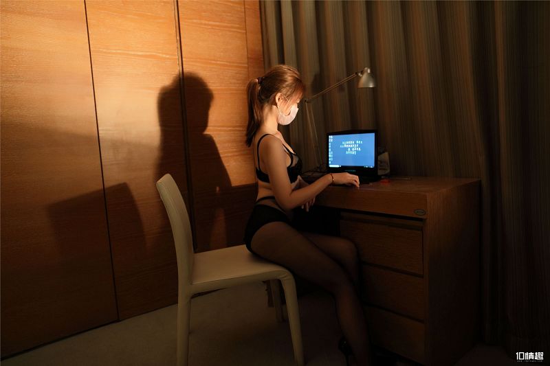 [ROSI美女图]口罩系列 2018.12.30 NO.931-芒果图库