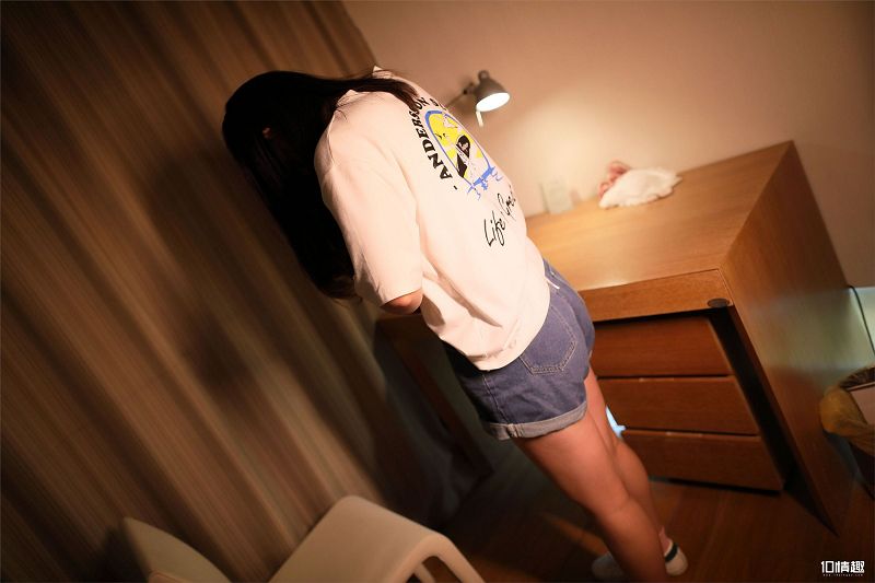 [ROSI美女图]口罩系列 2019.01.01 NO.933-芒果图库