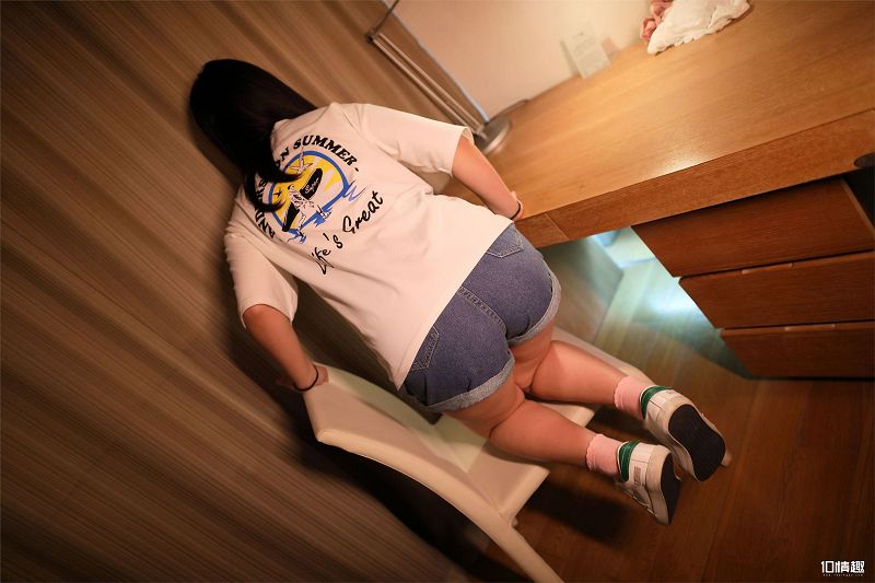 图片[3]-[ROSI美女图]口罩系列 2019.01.01 NO.933-芒果图库