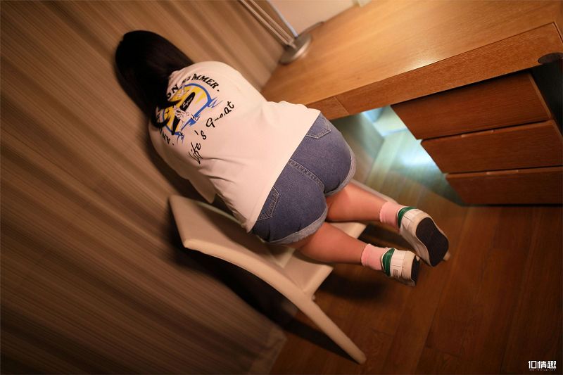 图片[4]-[ROSI美女图]口罩系列 2019.01.01 NO.933-芒果图库