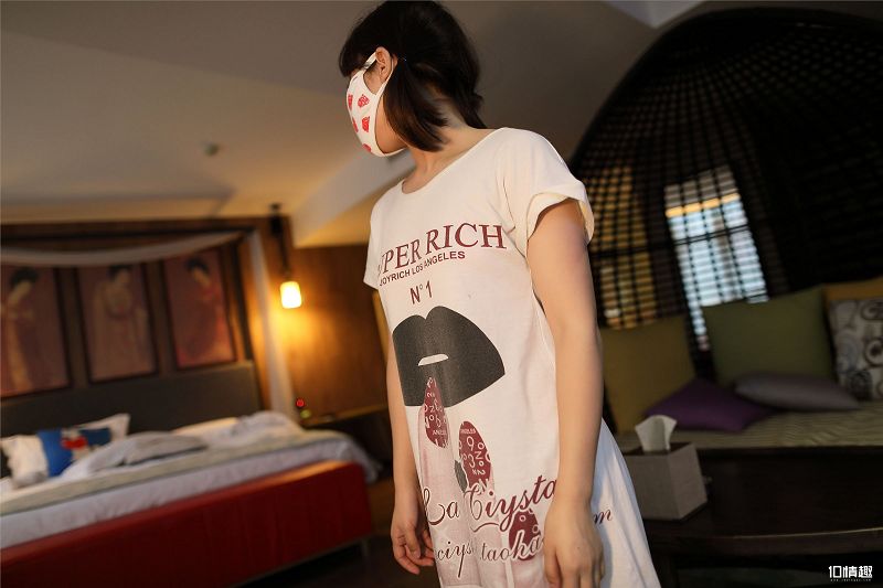 [ROSI美女图]口罩系列 2019.01.02 NO.934-芒果图库