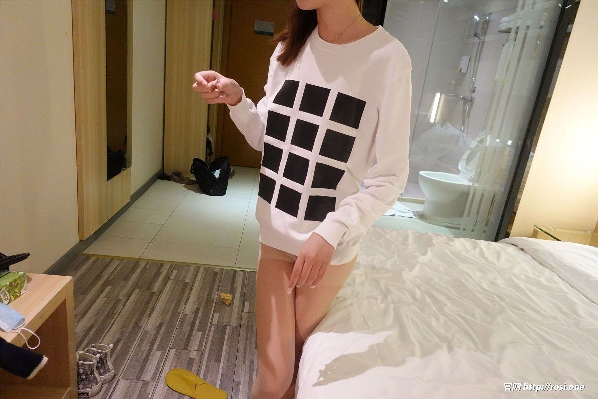 [ROSI美女图]2021.12.16 NO.3664-芒果图库