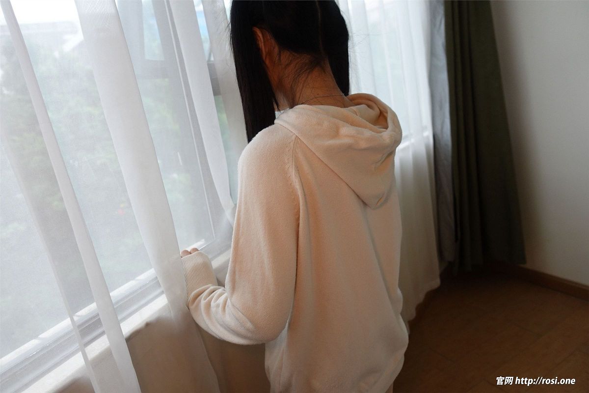 [ROSI美女图]2022.07.17 NO.3877-芒果图库