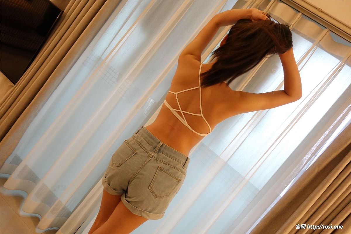 [ROSI美女图]2022.08.04 NO.3895-芒果图库