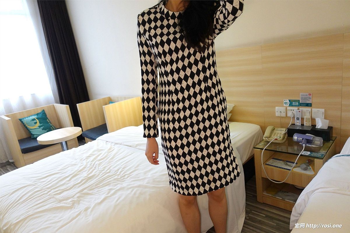 [ROSI美女图]2022.08.06 NO.3897-芒果图库