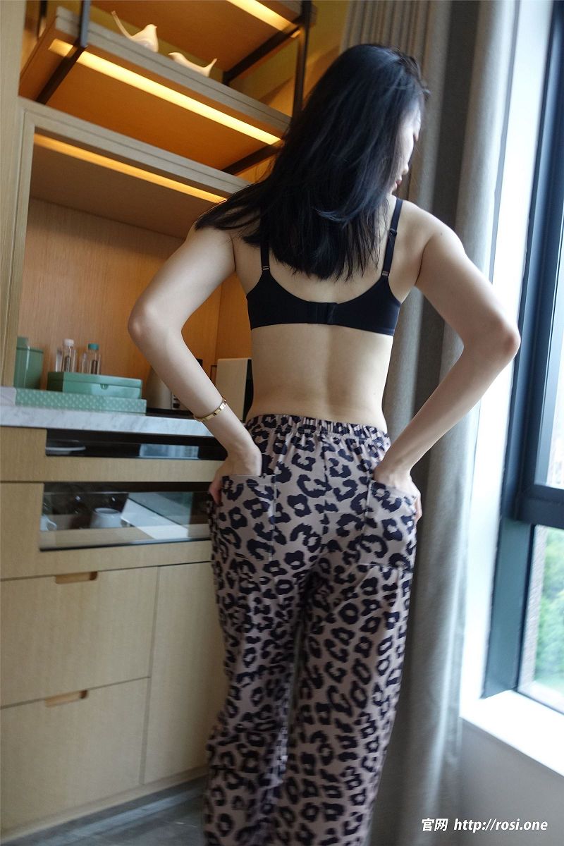 图片[5]-[ROSI美女图]2023.04.12 NO.4146-芒果图库