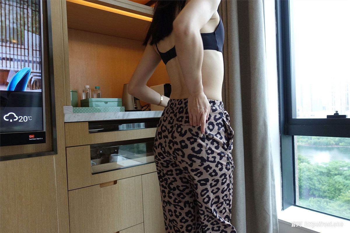 图片[2]-[ROSI美女图]2023.04.12 NO.4146-芒果图库