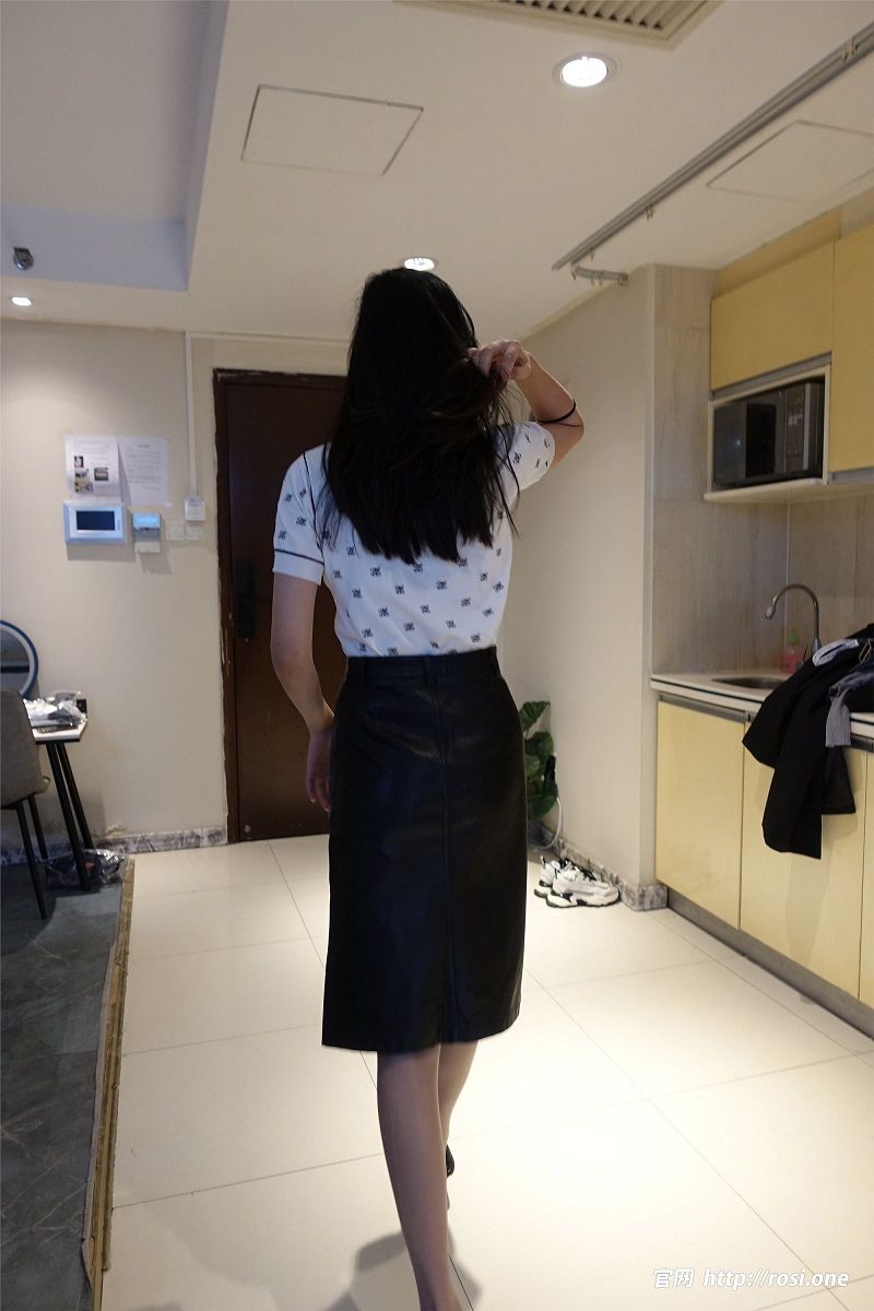 [ROSI美女图]2023.09.18 NO.4305-芒果图库