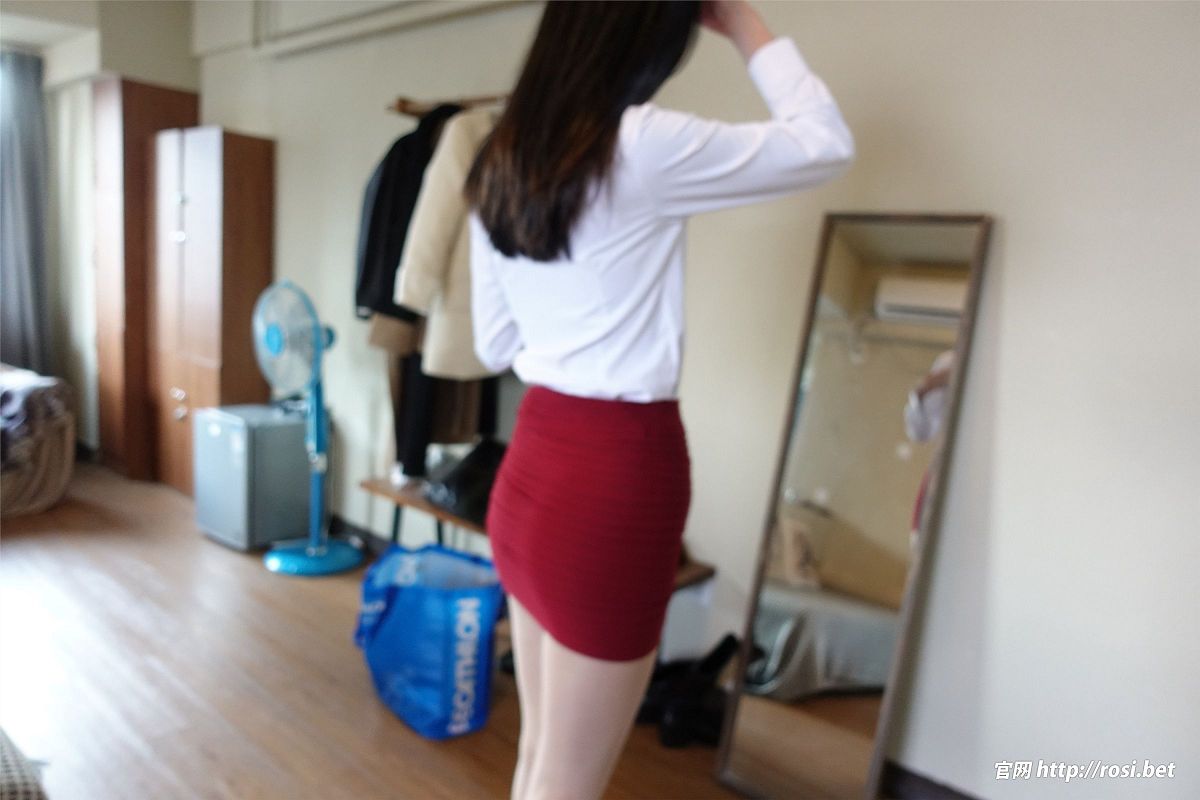 图片[2]-[ROSI美女图]2023.10.04 NO.4321-芒果图库