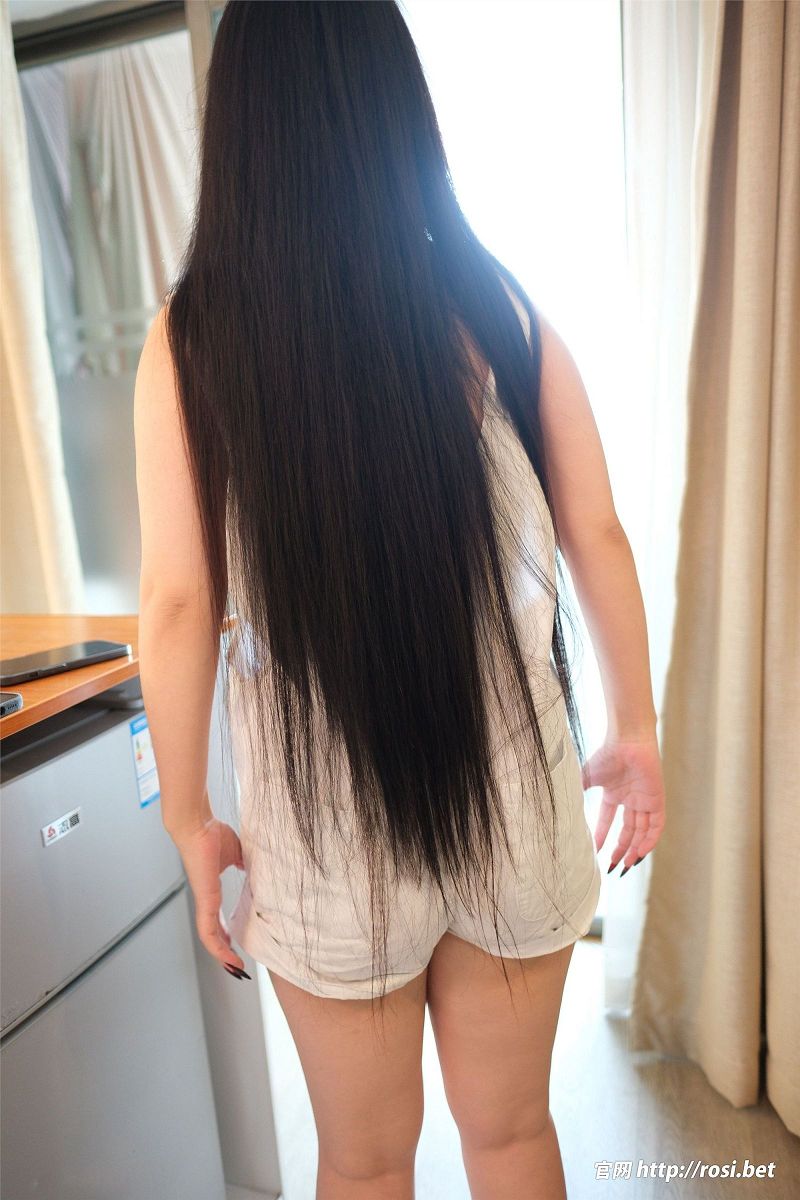 [ROSI美女图]2024.03.12 NO.4481-芒果图库