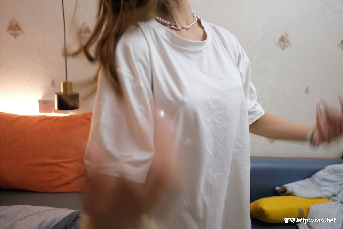 图片[2]-[ROSI美女图]2024.03.27 NO.4496-芒果图库