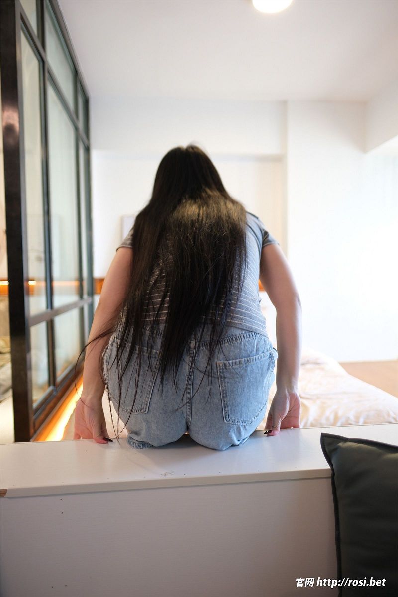 图片[4]-[ROSI美女图]2024.04.06 NO.4506-芒果图库
