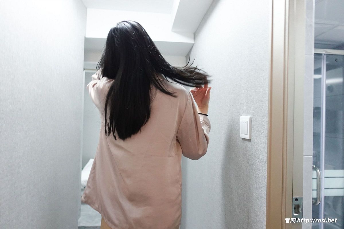 图片[3]-[ROSI美女图]2024.04.07 NO.4507-芒果图库