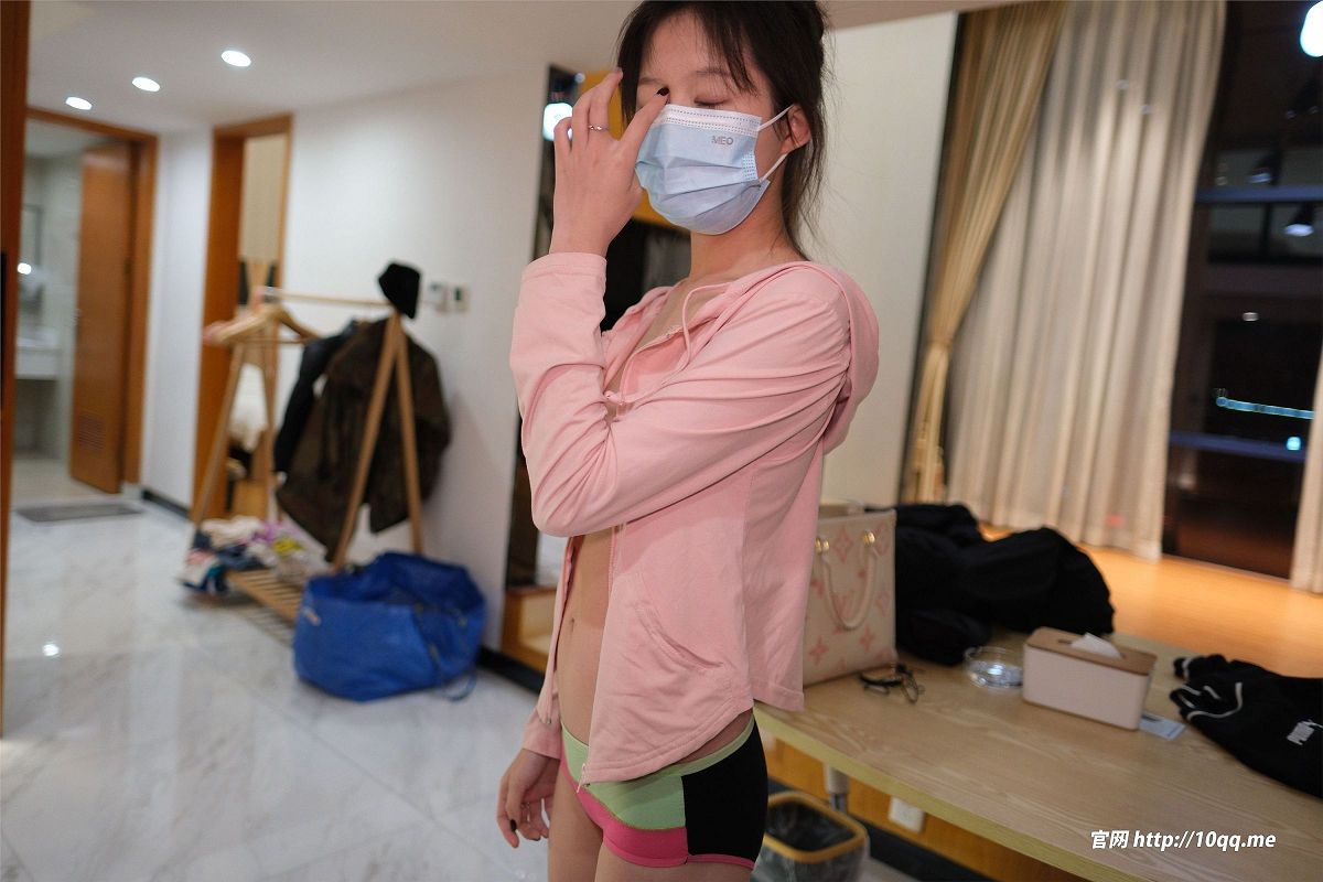 [ROSI美女图]口罩系列 2024.02.06 NO.2795-芒果图库