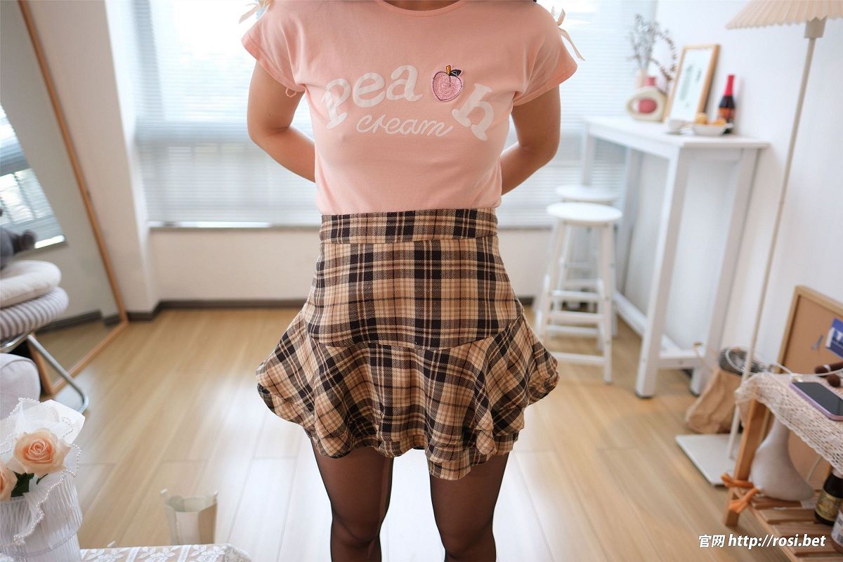 图片[2]-[ROSI美女图]2024.04.25 NO.4525-芒果图库