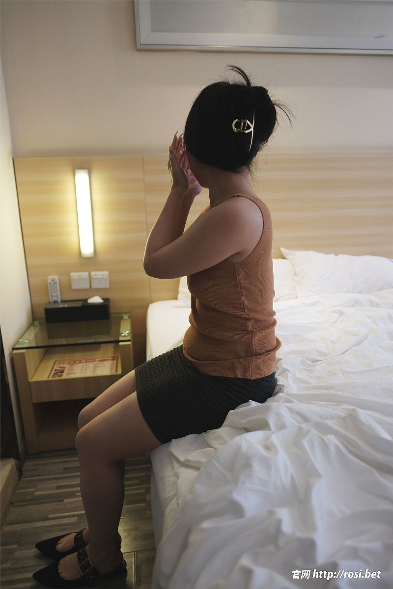 图片[2]-[ROSI美女图]2024.05.03 NO.4533-芒果图库