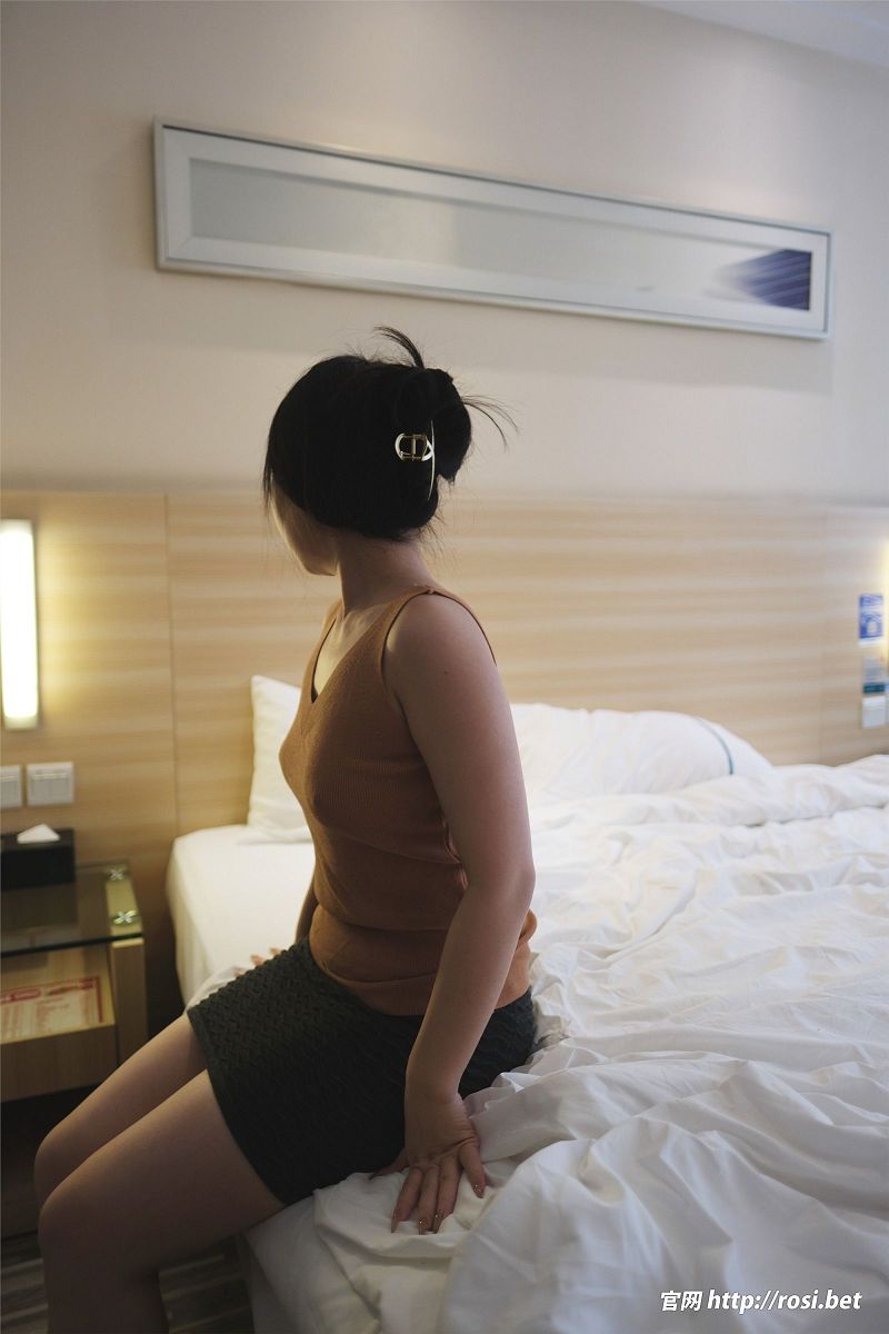 图片[4]-[ROSI美女图]2024.05.03 NO.4533-芒果图库