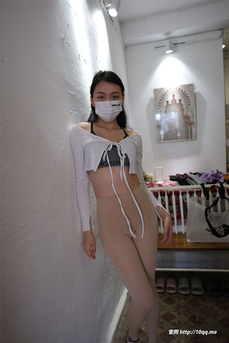 [ROSI美女图]口罩系列 2024.02.29 NO.2818-芒果图库