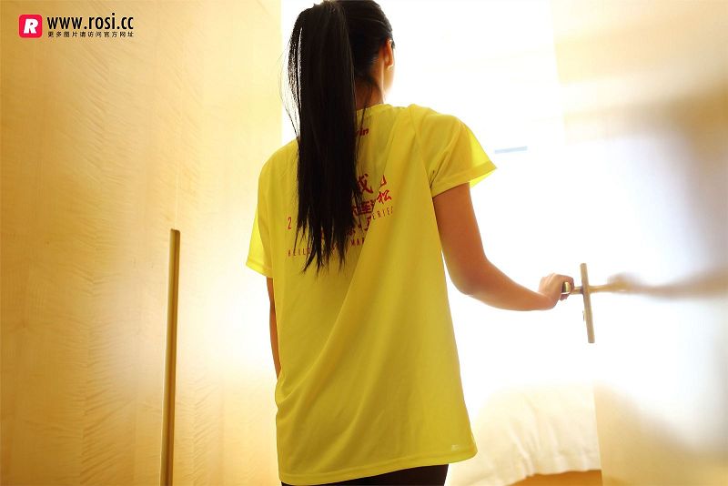 图片[2]-[ROSI美女图]2017.08.12 NO.2075-芒果图库