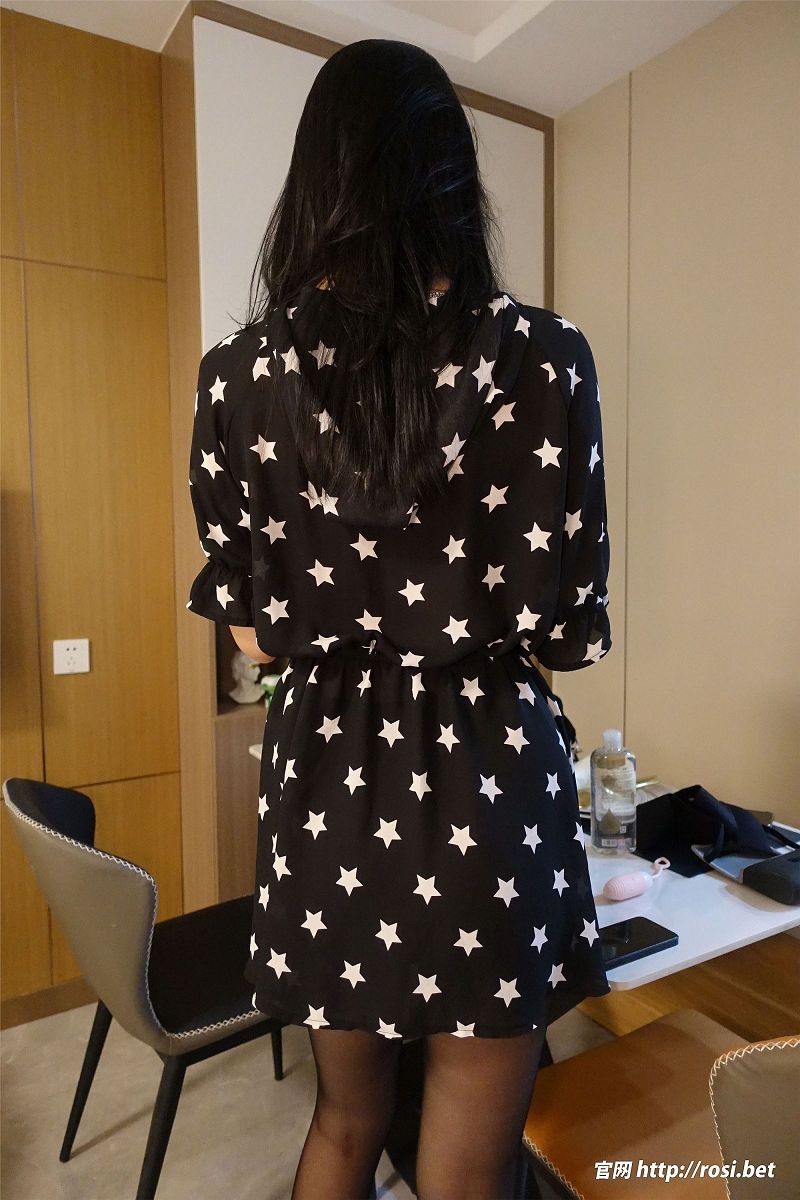 图片[3]-[ROSI美女图]2024.06.22 NO.4583-芒果图库