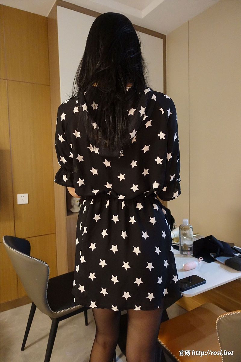 图片[2]-[ROSI美女图]2024.06.22 NO.4583-芒果图库