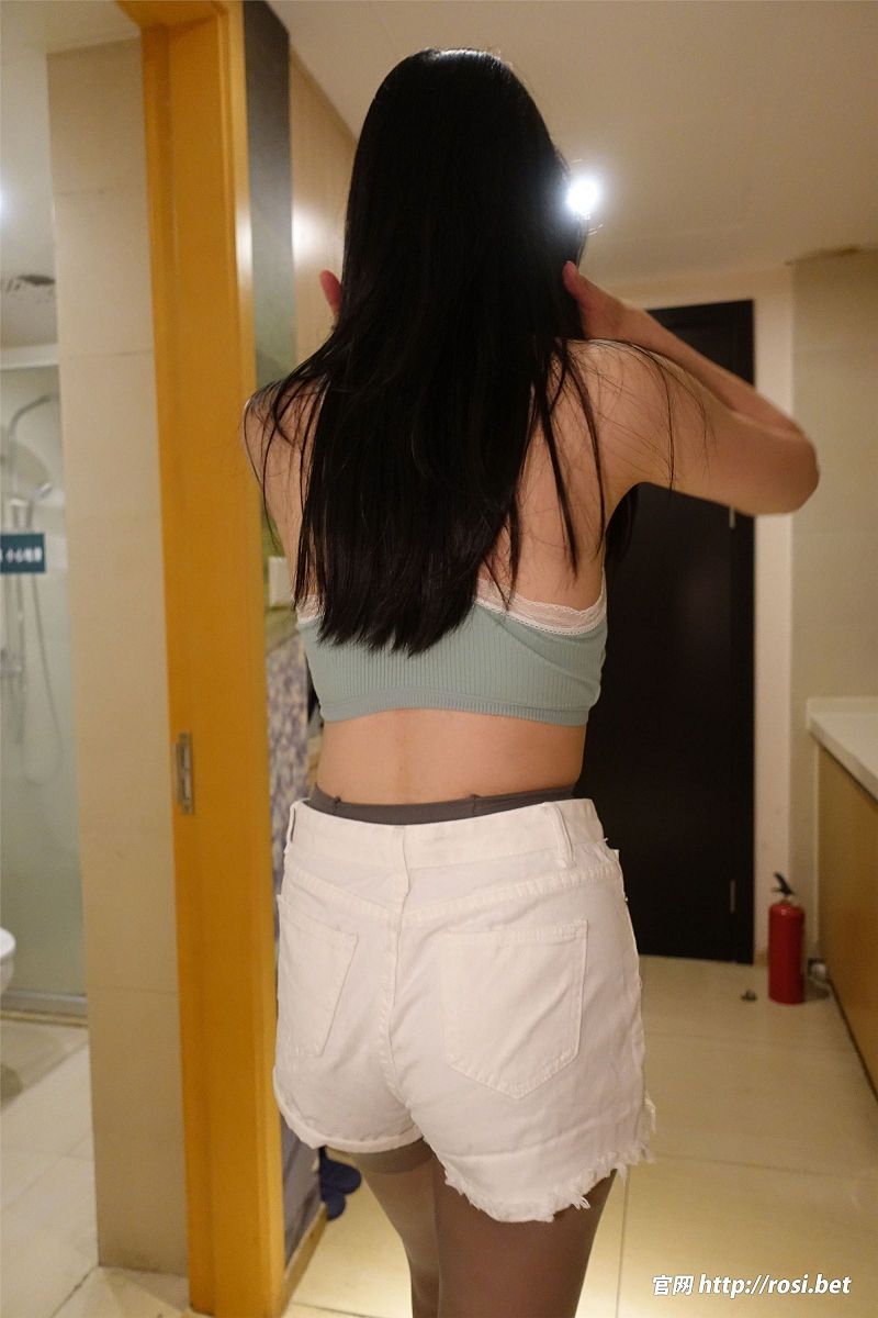 图片[2]-[ROSI美女图]2024.07.07 NO.4598-芒果图库