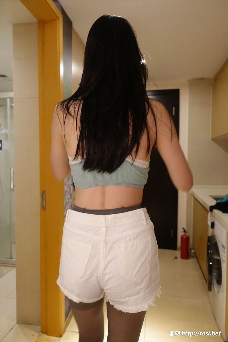 [ROSI美女图]2024.07.07 NO.4598-芒果图库