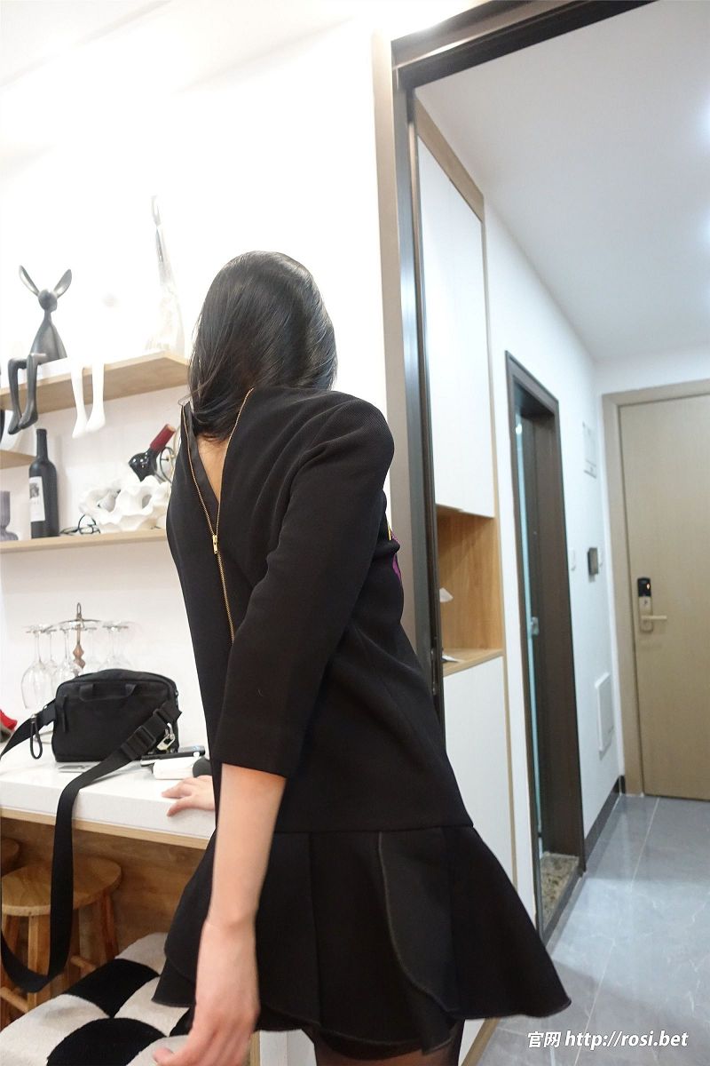 [ROSI美女图]2024.09.01 NO.4654-芒果图库