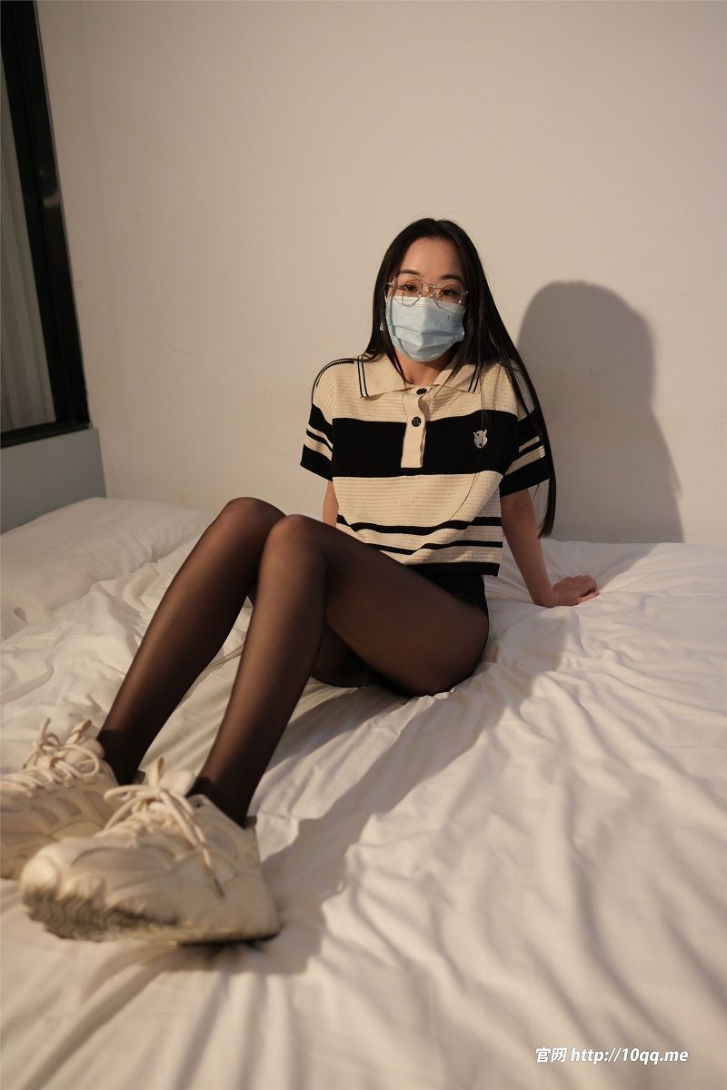 [ROSI美女图]口罩系列 2024.09.23 NO.3025-芒果图库