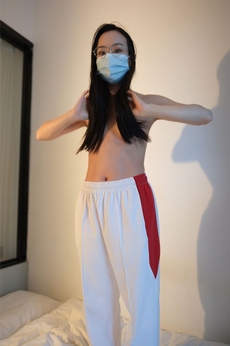 [ROSI美女图]口罩系列 2024.10.13 NO.3045-芒果图库