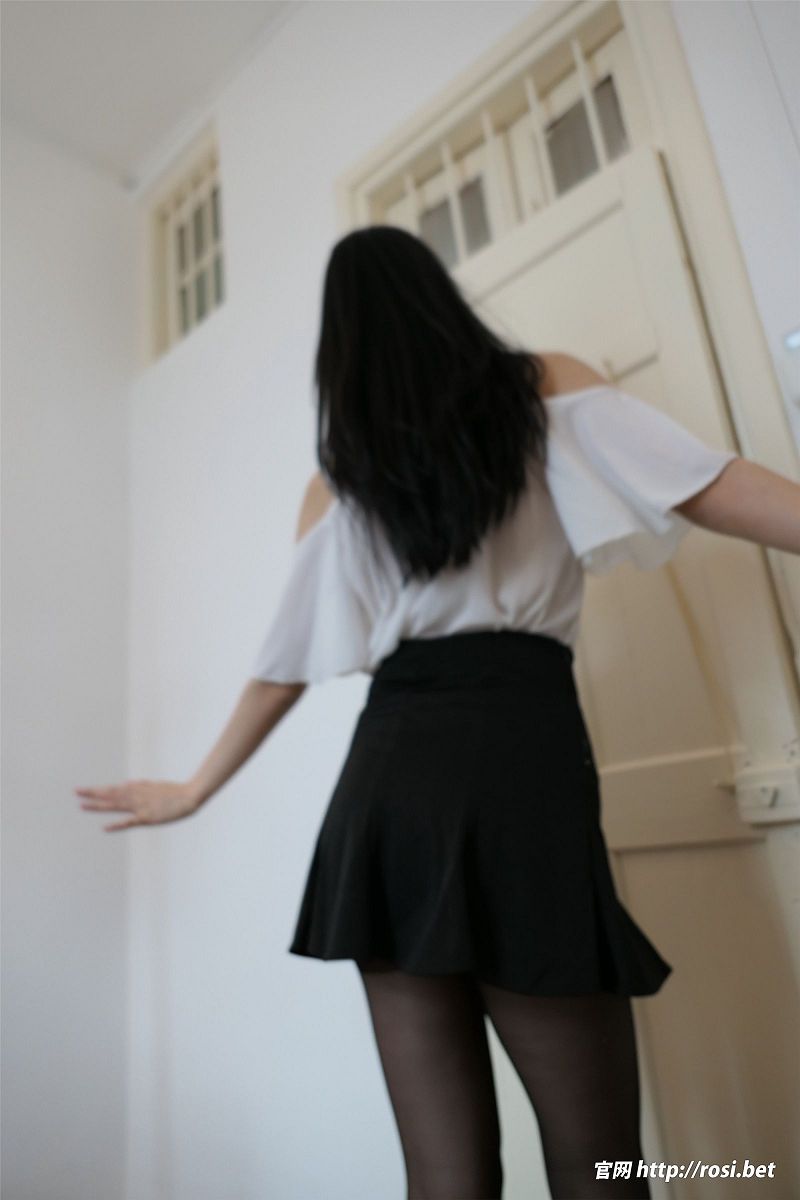 图片[2]-[ROSI美女图]2024.10.26 NO.4709-芒果图库