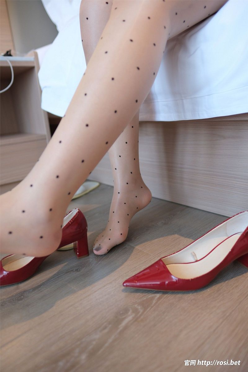 图片[4]-[ROSI美女图]2024.12.14 NO.4758-芒果图库