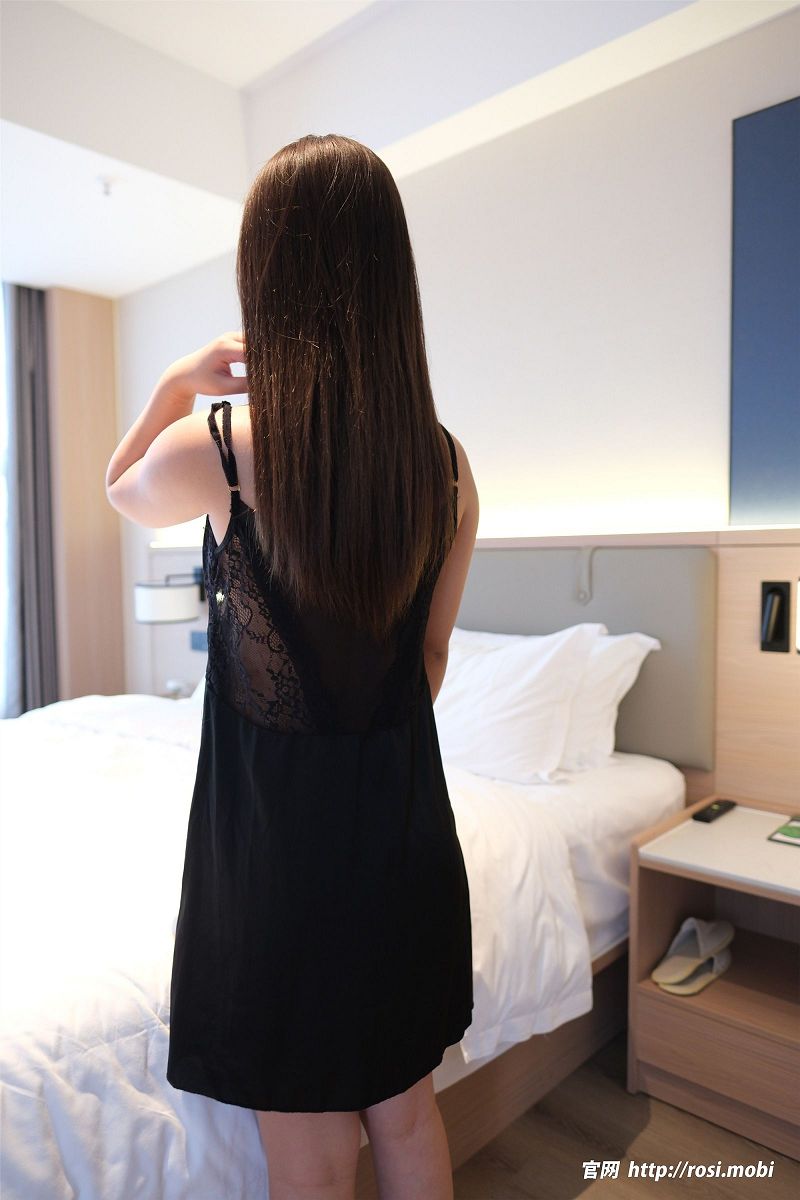 图片[2]-[ROSI美女图]2025.03.08 NO.4842-芒果图库
